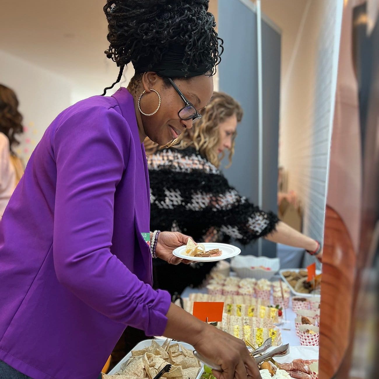 00BCE62A2E-EmbraceGalentines_12-ZaruhLeon_41224_WEB